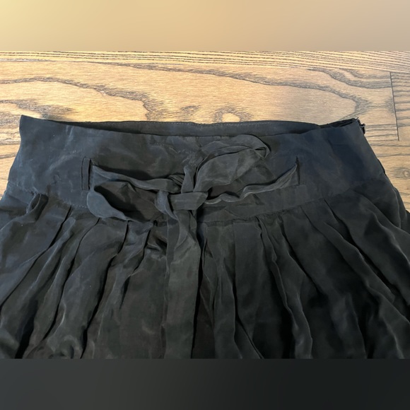 Zara Women - size small, floor length, black, high waisted skirt with pockets - Picture 2 of 4